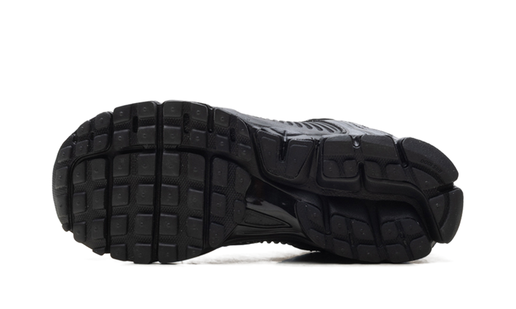 Zoom Vomero 5 WMNS "Black Patent" II6236 001