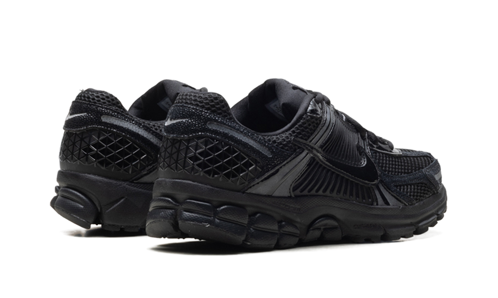 Zoom Vomero 5 WMNS "Black Patent" II6236 001